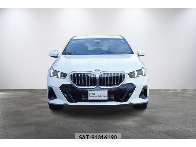 Bmw 5 SERIES 2026-04 8779621-1