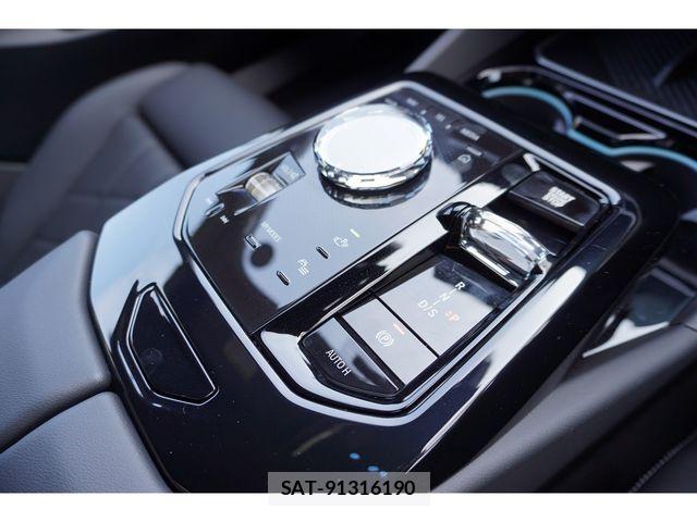 Bmw 5 SERIES 2026-04 8779621-24