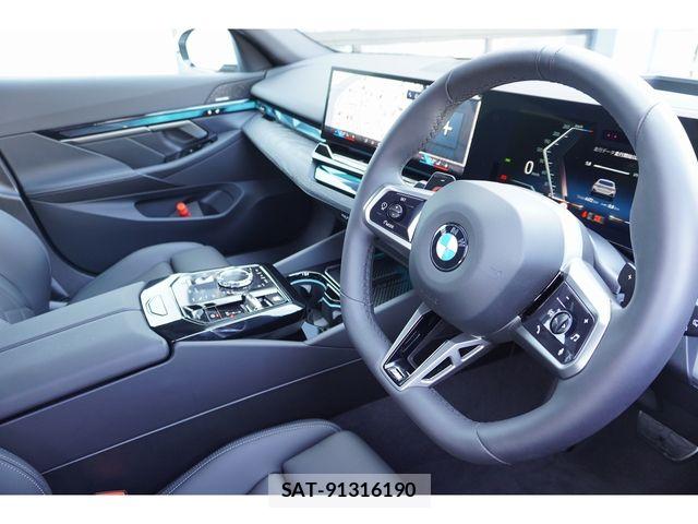 Bmw 5 SERIES 2026-04 8779621-8