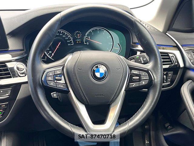 Bmw 5 SERIES 2017-11 8848348-10