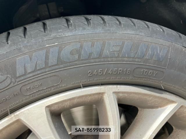 Bmw 5 SERIES 2012-06 8878869-9