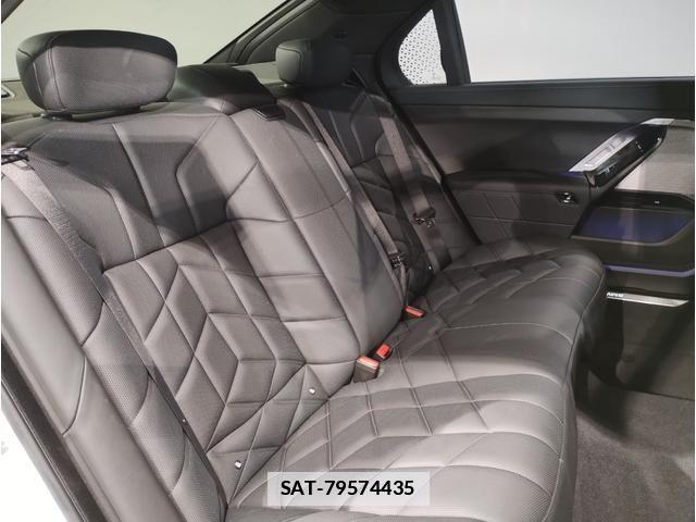 Bmw 7 SERIES 2023-04 1845843-11