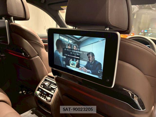 Bmw 7 SERIES 2017-12 7215343-9