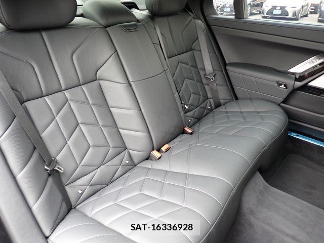 Bmw 7 SERIES 2025-12 7875530-23