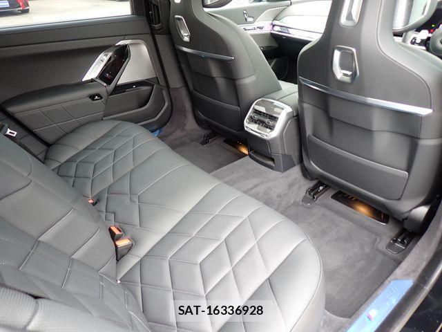 Bmw 7 SERIES 2025-12 7875530-24