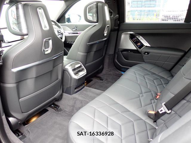 Bmw 7 SERIES 2025-12 7875530-26