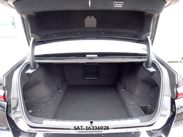 Bmw 7 SERIES 2025-12 7875530-29