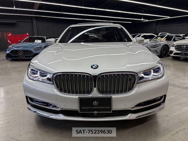 Bmw 7 SERIES 2017-08 8206591-1