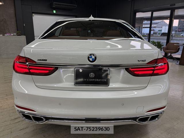 Bmw 7 SERIES 2017-08 8206591-5