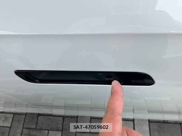 Bmw 7 SERIES 2023-05 8206590-12