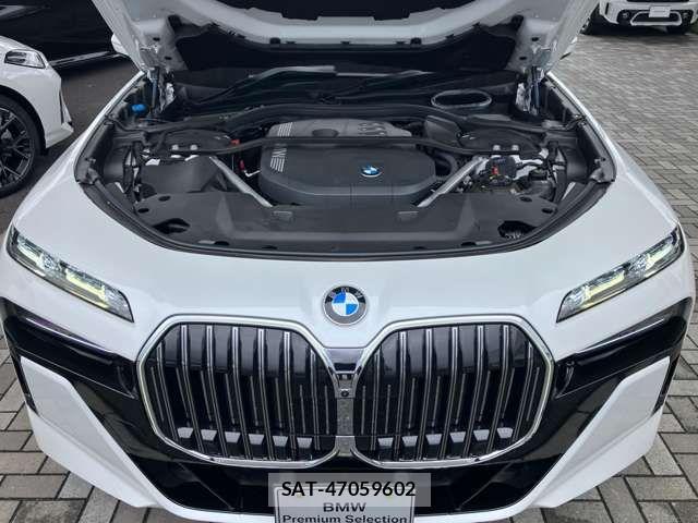 Bmw 7 SERIES 2023-05 8206590-13