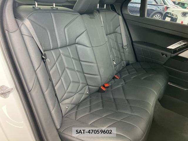 Bmw 7 SERIES 2023-05 8206590-18