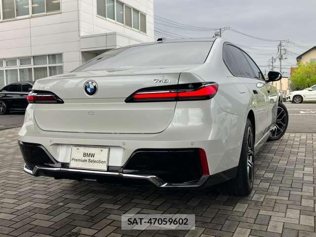 Bmw 7 SERIES 2023-05 8206590-2