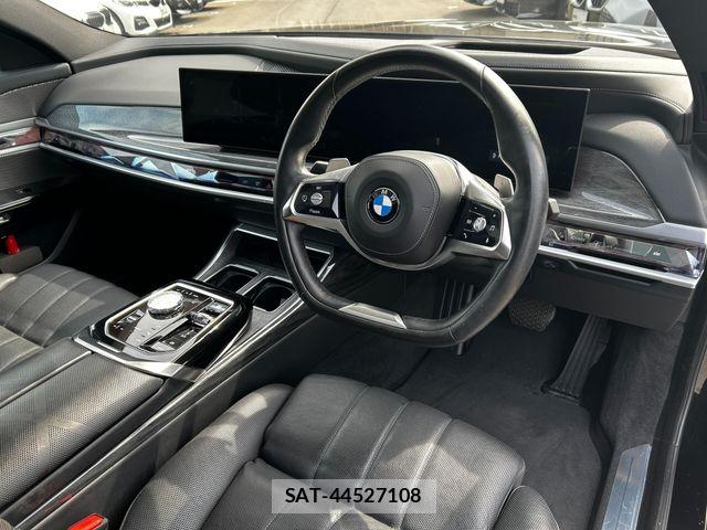 Bmw 7 SERIES 2023-03 8658212-13
