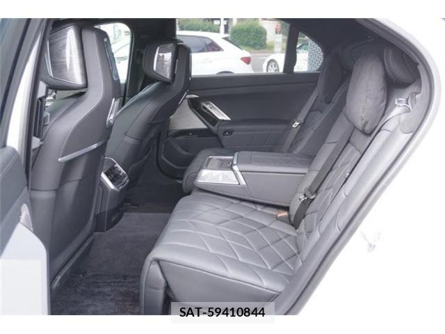 Bmw 7 SERIES 2023-07 8878870-17