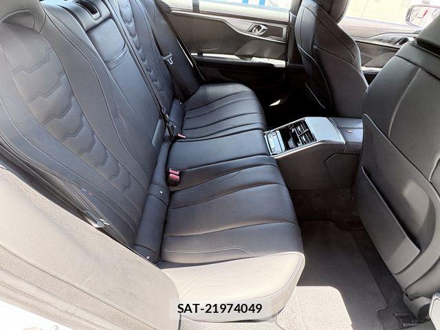 Bmw 8 SERIES 2021-04 6902692-8