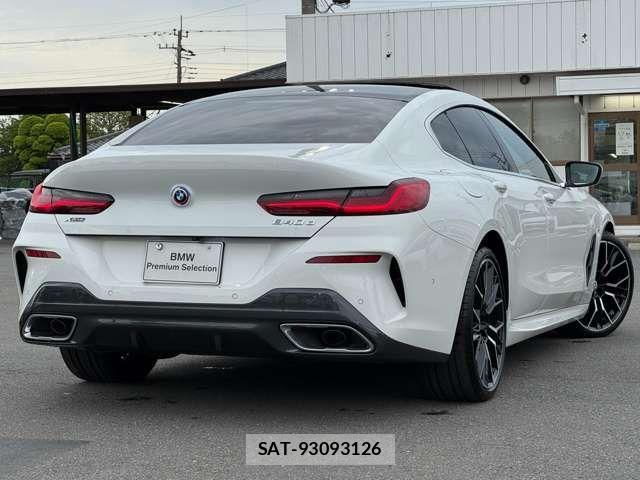 Bmw 8 SERIES 2023-04 7215353-2