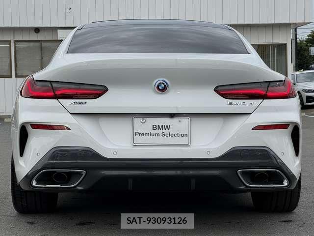 Bmw 8 SERIES 2023-04 7215353-4