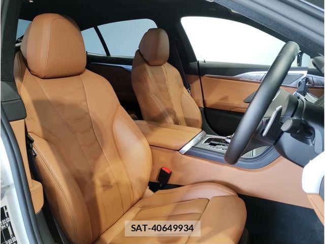 Bmw 8 SERIES 2023-02 8313353-9