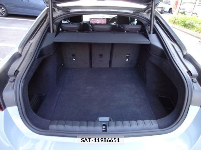 Bmw i4 2023-04 6750954-10