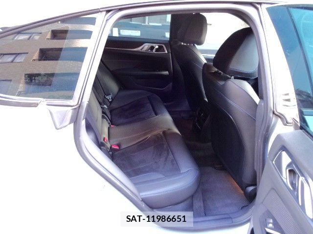 Bmw i4 2023-04 6750954-17