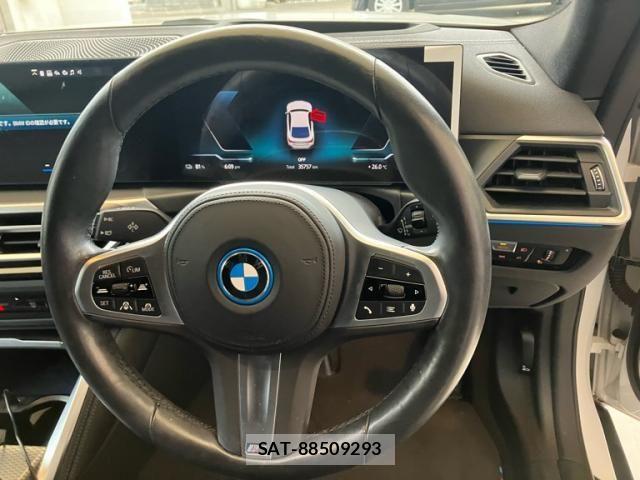 Bmw i4 2022-07 7721433-13
