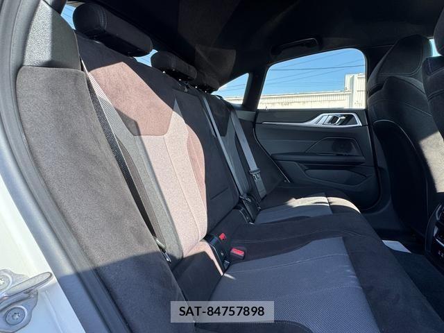 Bmw i4 2025-06 8313355-18