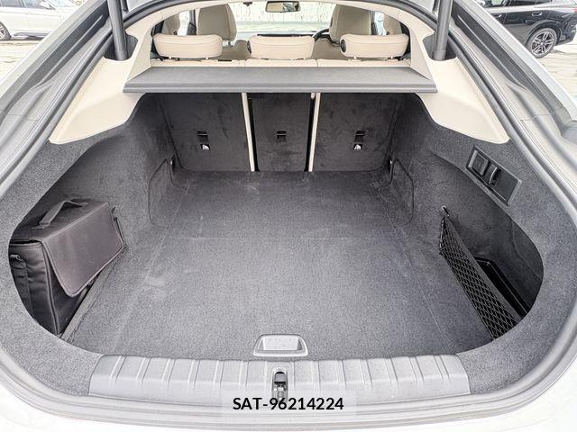 Bmw i4 2022-06 8437962-17