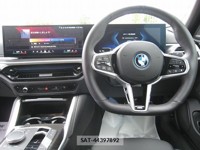 Bmw i4 2025-10 8523769-1