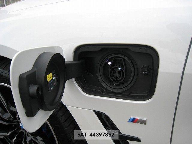 Bmw i4 2025-10 8523769-22