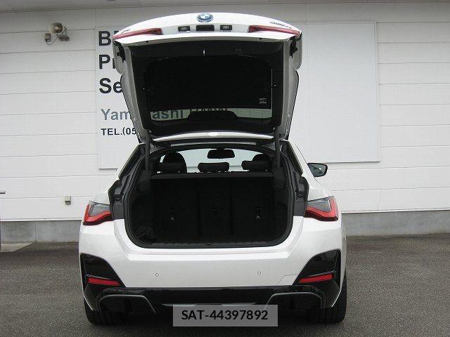 Bmw i4 2025-10 8523769-6