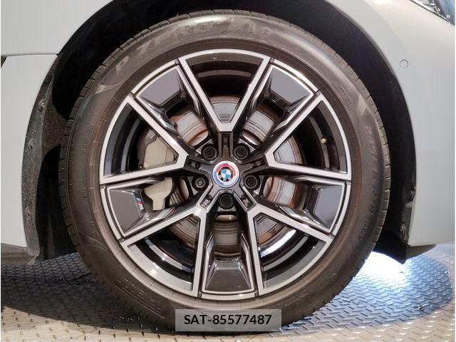 Bmw i4 2022-12 8625995-13