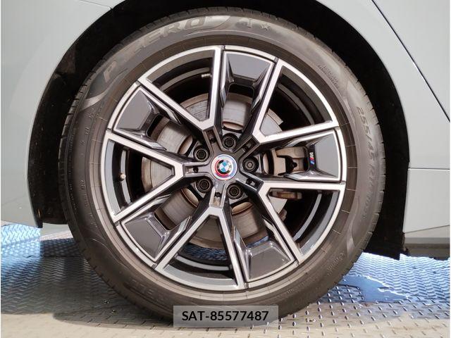 Bmw i4 2022-12 8625995-14