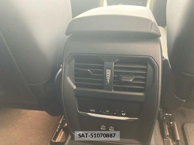 Bmw i4 2023-10 8779622-16