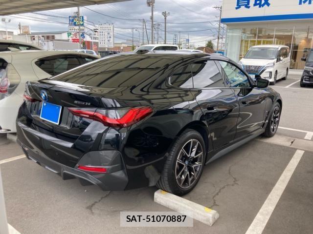Bmw i4 2023-10 8779622-4