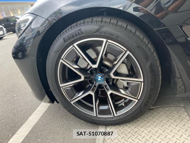 Bmw i4 2023-10 8779622-8
