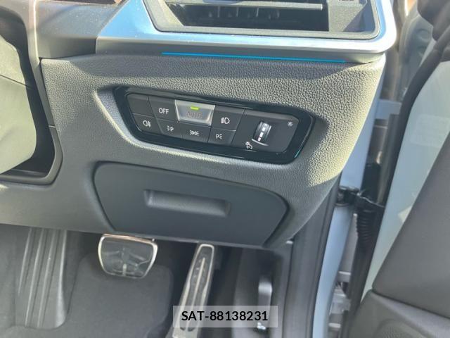 Bmw i4 2022-04 8828042-10
