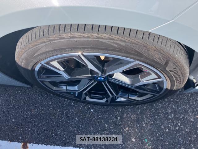 Bmw i4 2022-04 8828042-2