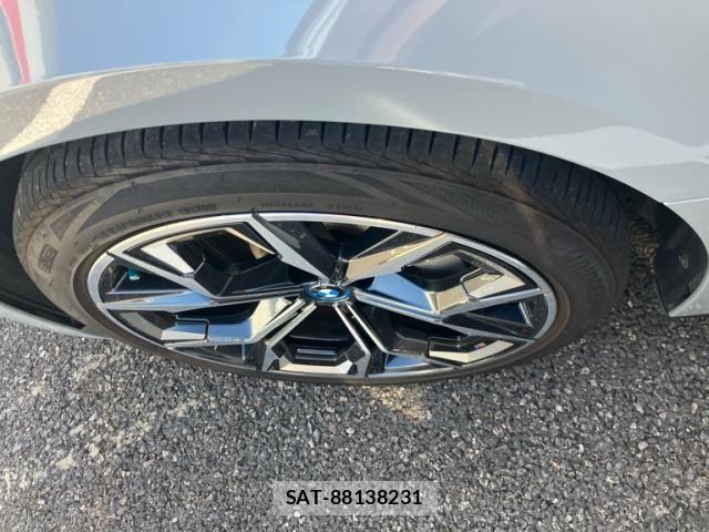 Bmw i4 2022-04 8828042-6