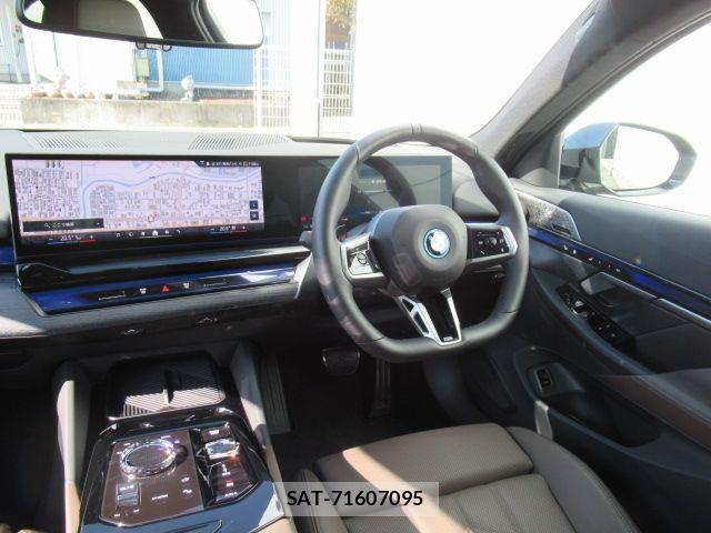 Bmw i5 2025-09 6675179-18