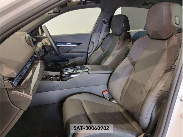 Bmw i5 2025-08 7960677-10