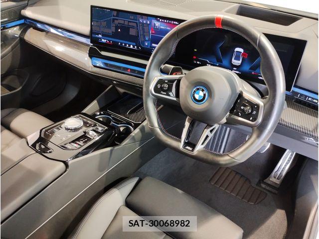Bmw i5 2025-08 7960677-14