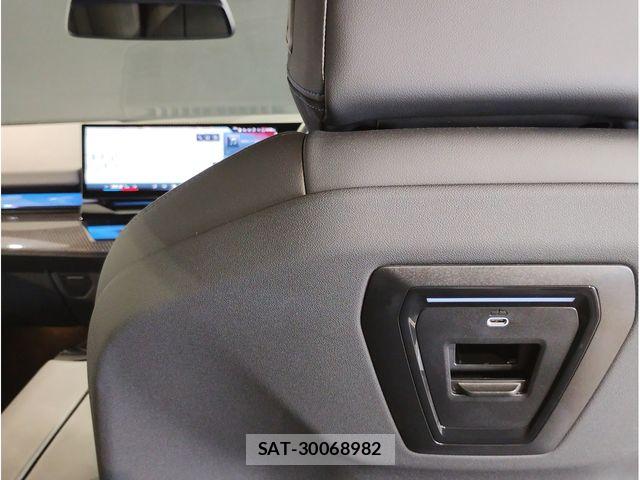 Bmw i5 2025-08 7960677-19