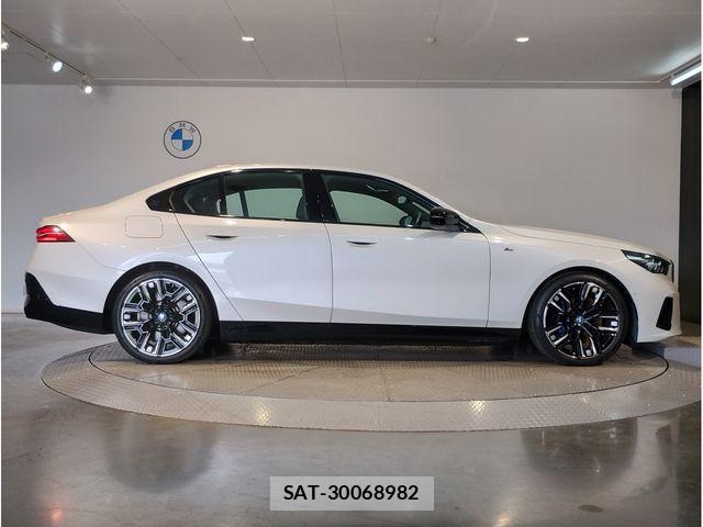 Bmw i5 2025-08 7960677-7