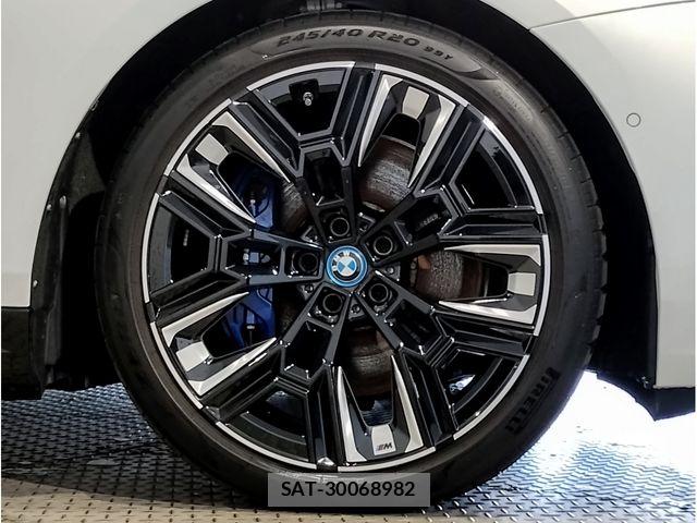 Bmw i5 2025-08 7960677-8