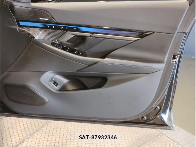 Bmw i5 2026-03 8561289-27