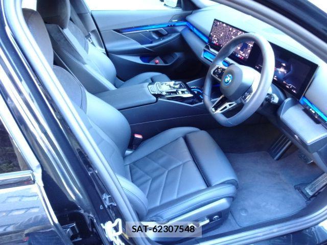 Bmw i5 2025-03 1608408-14