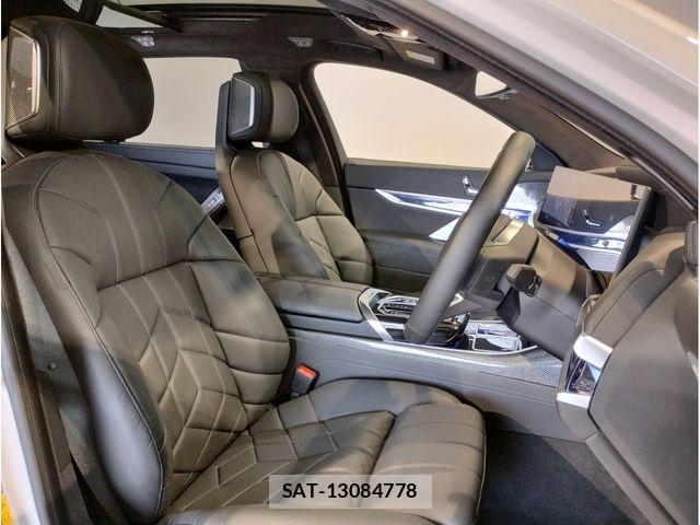 Bmw i7 2025-05 7215351-12