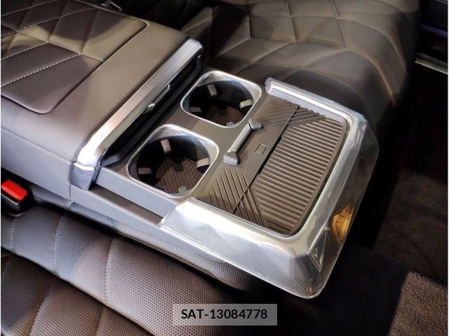 Bmw i7 2025-05 7215351-14