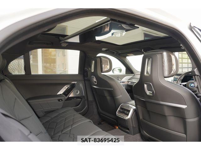 Bmw i7 2025-08 7325954-12